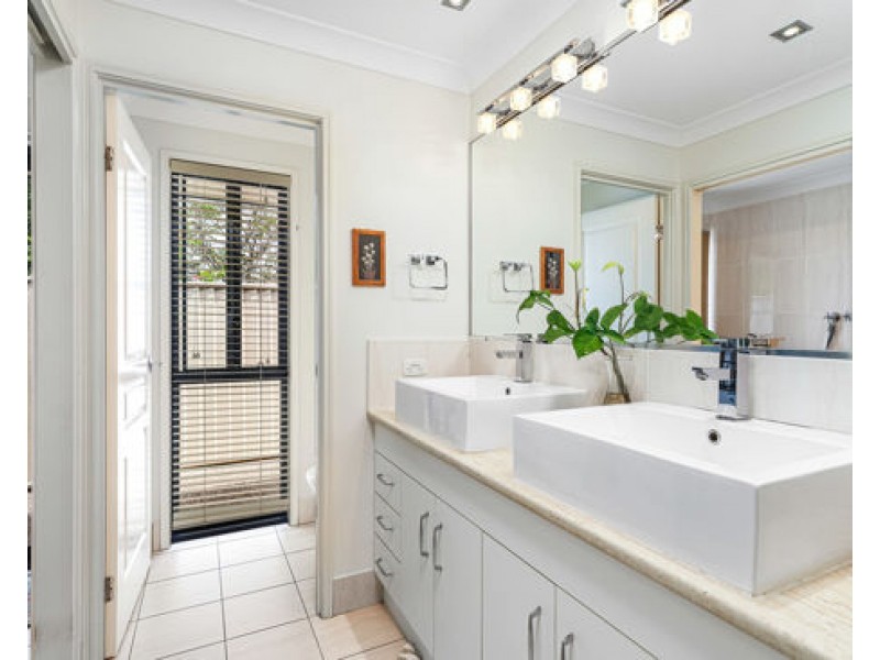 1 Marshall Grove, Bonogin QLD 4213
