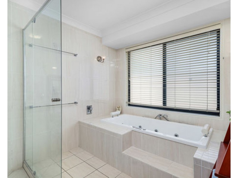 1 Marshall Grove, Bonogin QLD 4213