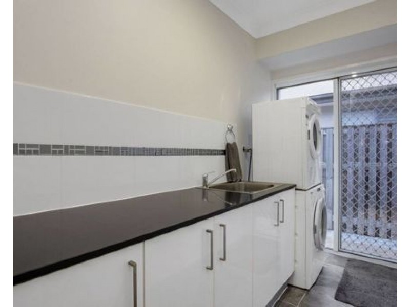 17 Carpenters Drive, Coomera QLD 4209