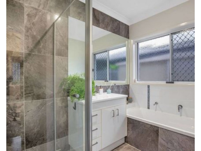 17 Carpenters Drive, Coomera QLD 4209