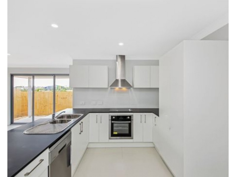 16 Harvard Street, Pimpama QLD 4209