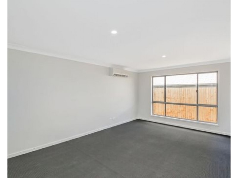 16 Harvard Street, Pimpama QLD 4209