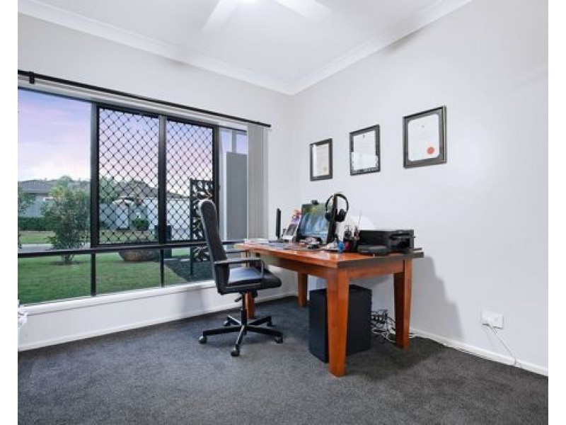6 Bronze Court, Griffin QLD 4503