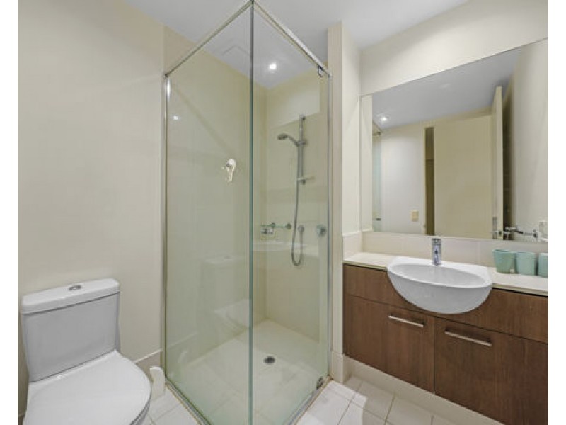 9/305 Easthill Drive, Robina QLD 4226
