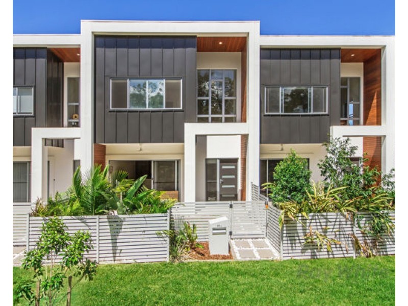4/31 GATINA CRESCENT, Coomera QLD 4209