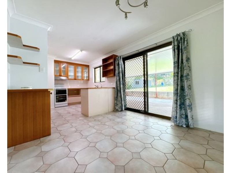 10 Emerald Drive, Regents Park QLD 4118