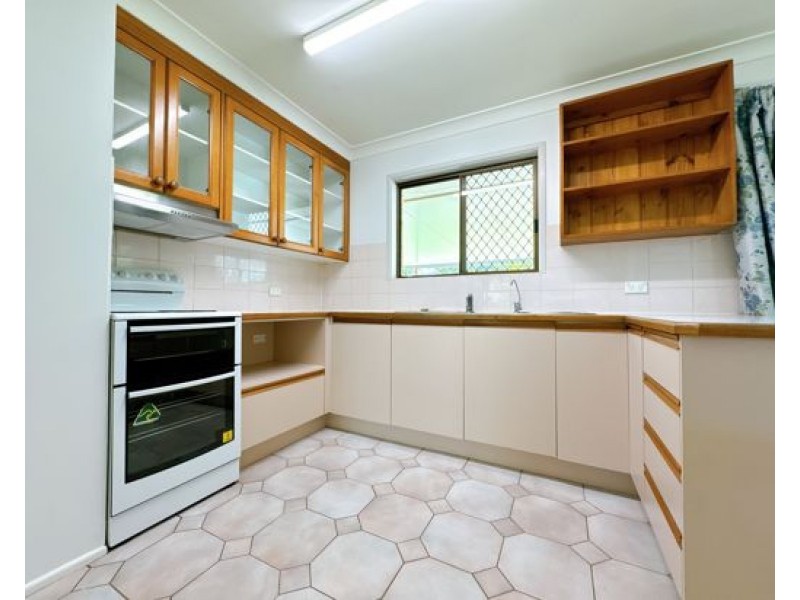 10 Emerald Drive, Regents Park QLD 4118