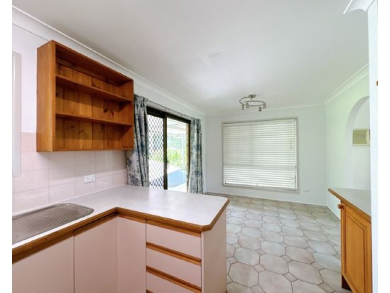 10 Emerald Drive, Regents Park QLD 4118