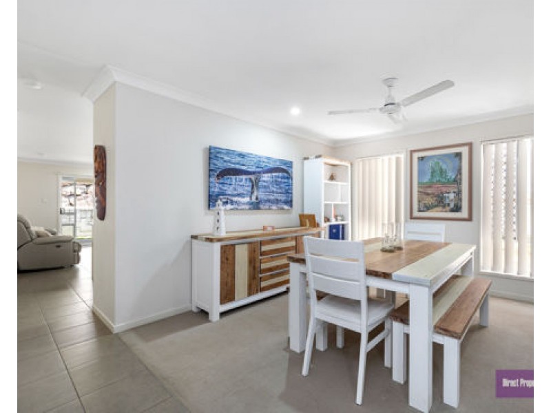 24 Bellagio Cres, Coomera QLD 4209