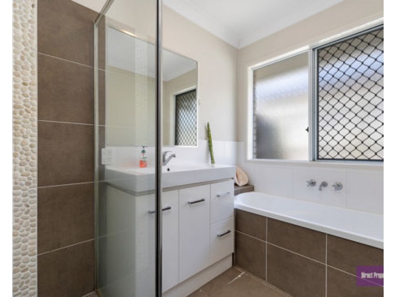 24 Bellagio Cres, Coomera QLD 4209