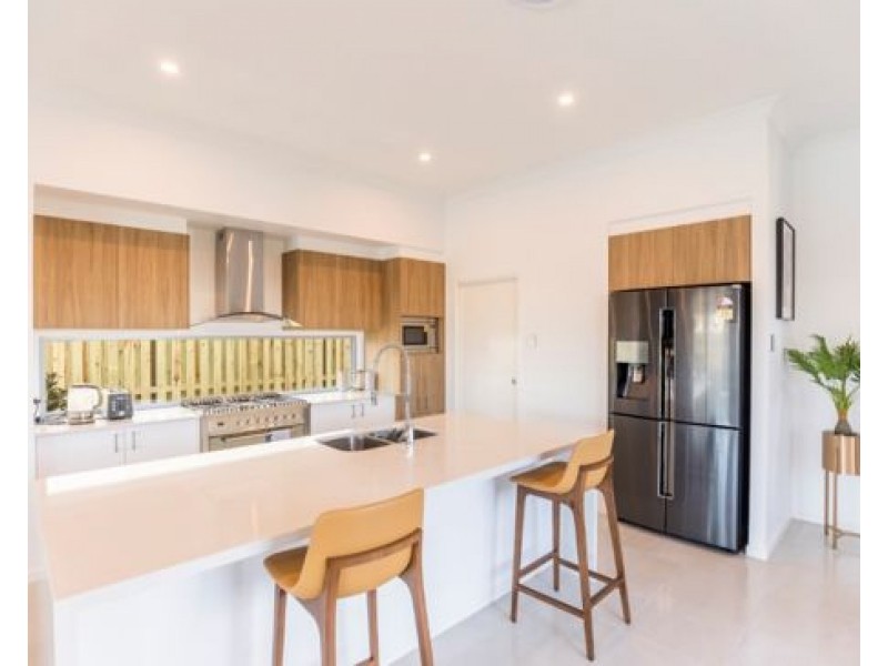 5 Santa Monica boulevard, Hope Island QLD 4212