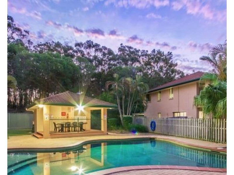 1/156 Greenacre Drive, Arundel QLD 4214