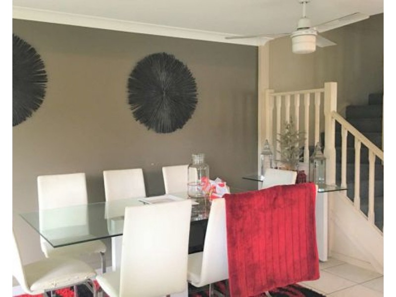 1/156 Greenacre Drive, Arundel QLD 4214