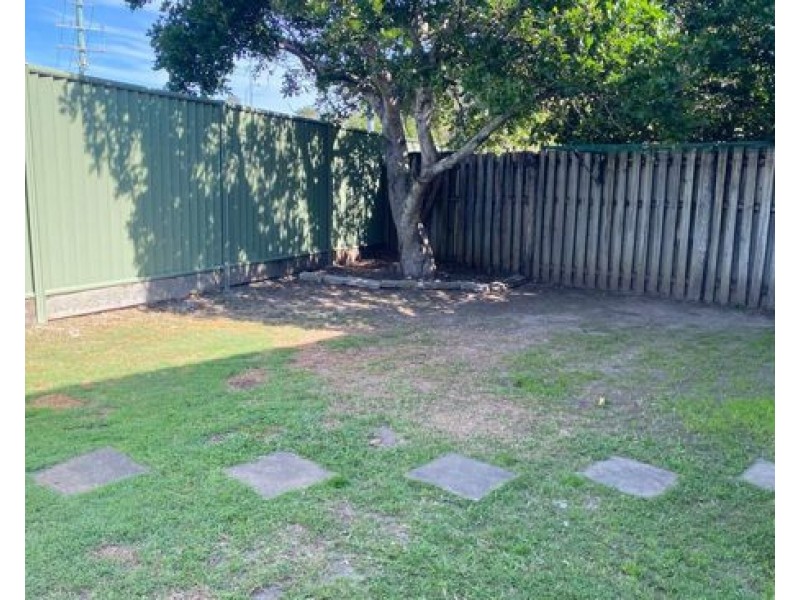 1/156 Greenacre Drive, Arundel QLD 4214