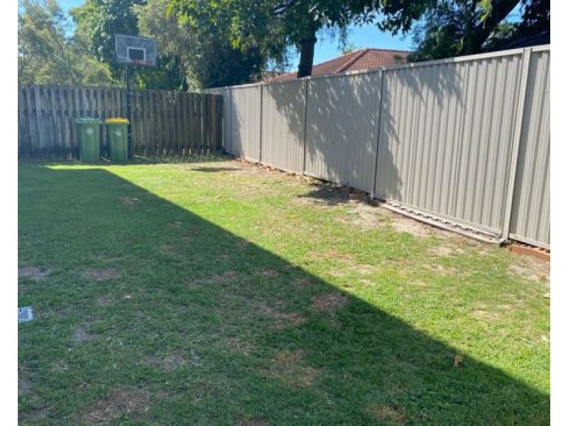 1/156 Greenacre Drive, Arundel QLD 4214