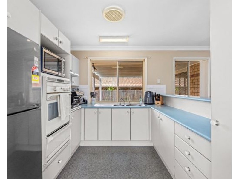 9 LAKEWOOD COURT, Flinders View QLD 4305