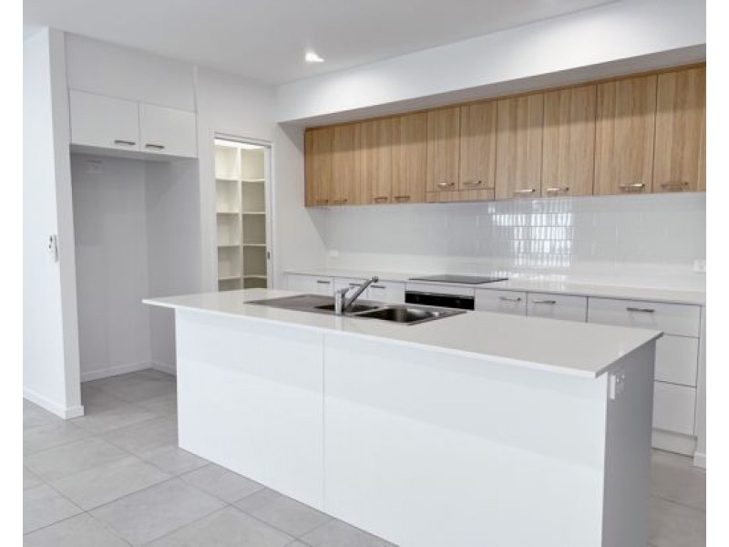 60 Juniper Dr, Greenbank QLD 4124