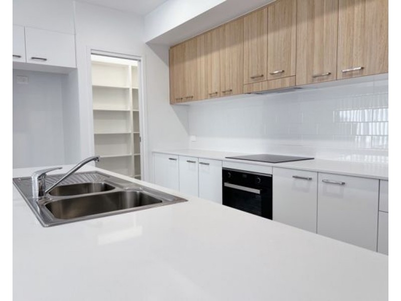 60 Juniper Dr, Greenbank QLD 4124