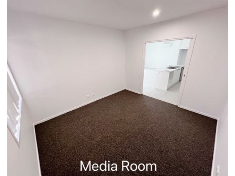 60 Juniper Dr, Greenbank QLD 4124