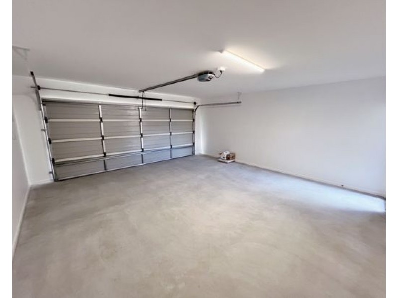 60 Juniper Dr, Greenbank QLD 4124
