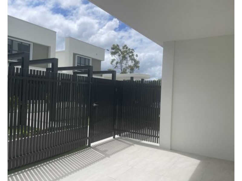 Unit 105 1 Waterfront Place, Robina QLD 4226