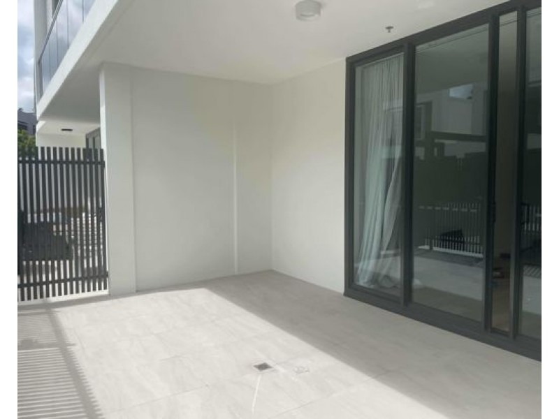 Unit 105 1 Waterfront Place, Robina QLD 4226