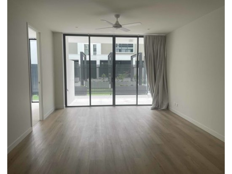Unit 105 1 Waterfront Place, Robina QLD 4226