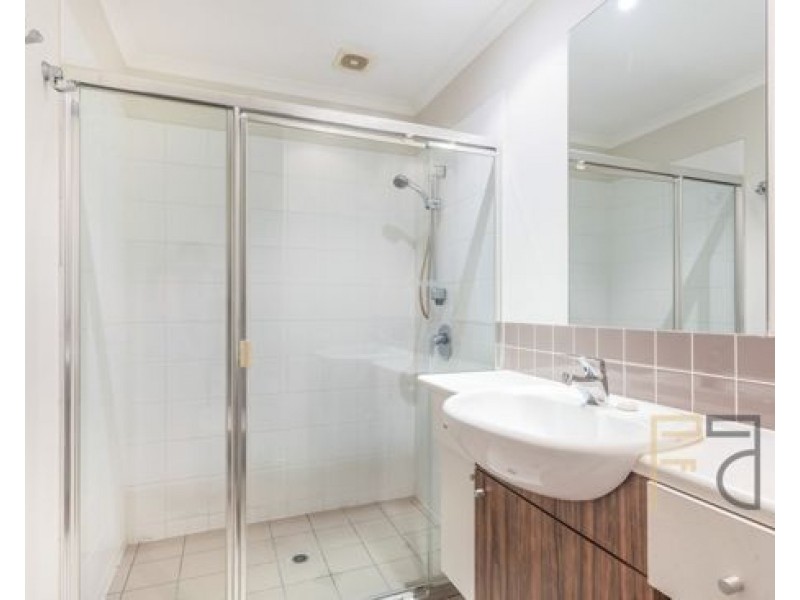 61/54 Vernon Terrace, Teneriffe QLD 4005