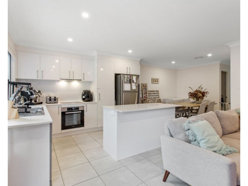 104/21 Emerald Place, Bridgeman Downs QLD 4035