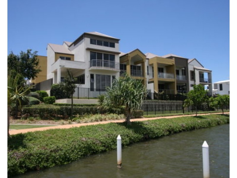 1/5056 Emerald Island Drive, Carrara QLD 4211