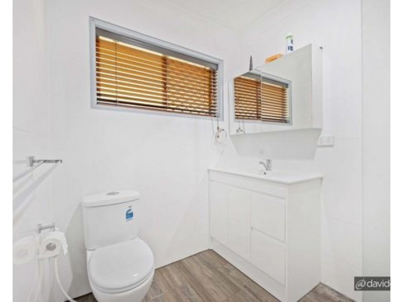 4 LORRAINE COURT, Lawnton QLD 4501