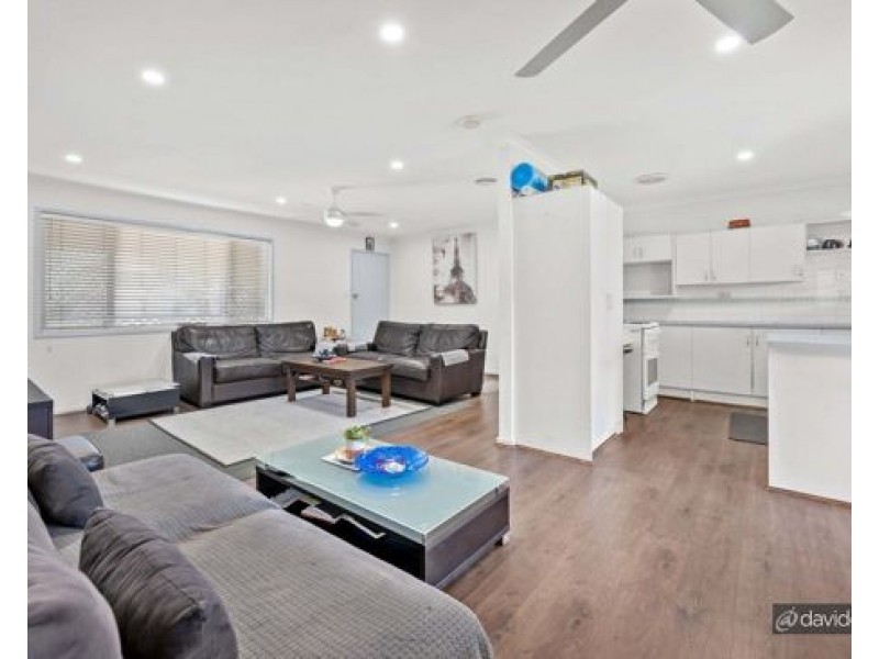 4 LORRAINE COURT, Lawnton QLD 4501