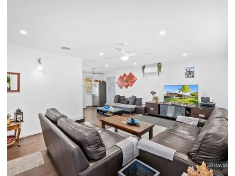 4 LORRAINE COURT, Lawnton QLD 4501