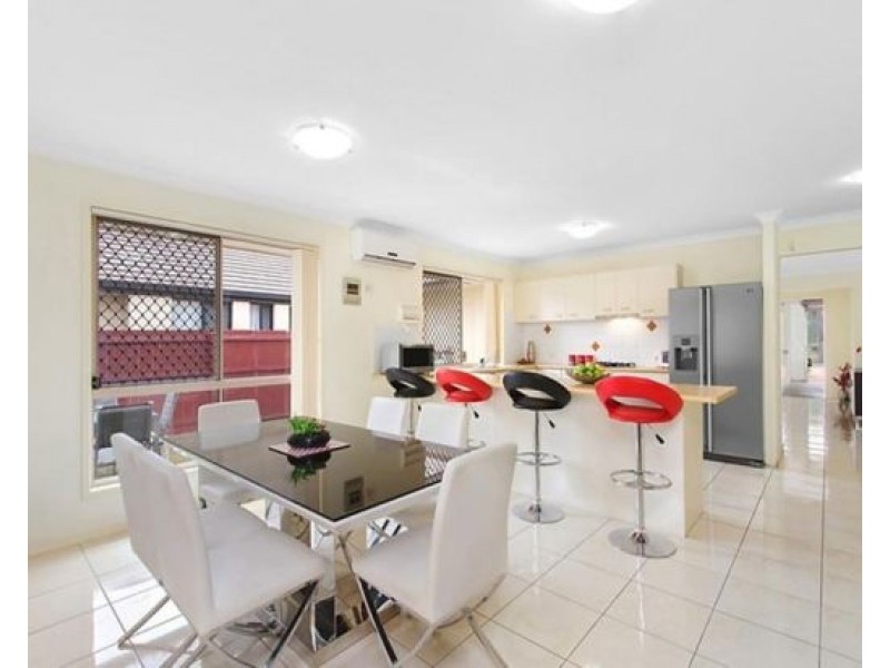 3 Kulkyne Ln, Parkinson QLD 4115