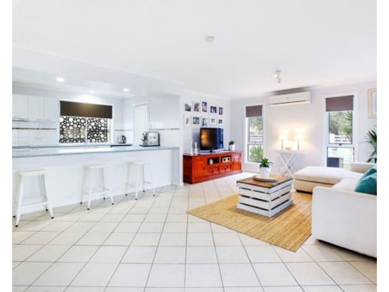 124 Bamboo Avenue, Benowa QLD 4217