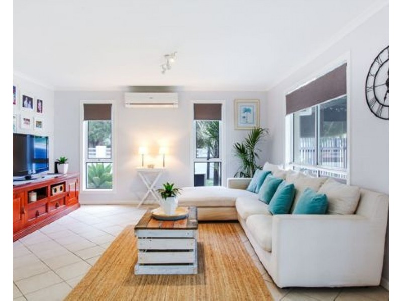 124 Bamboo Avenue, Benowa QLD 4217