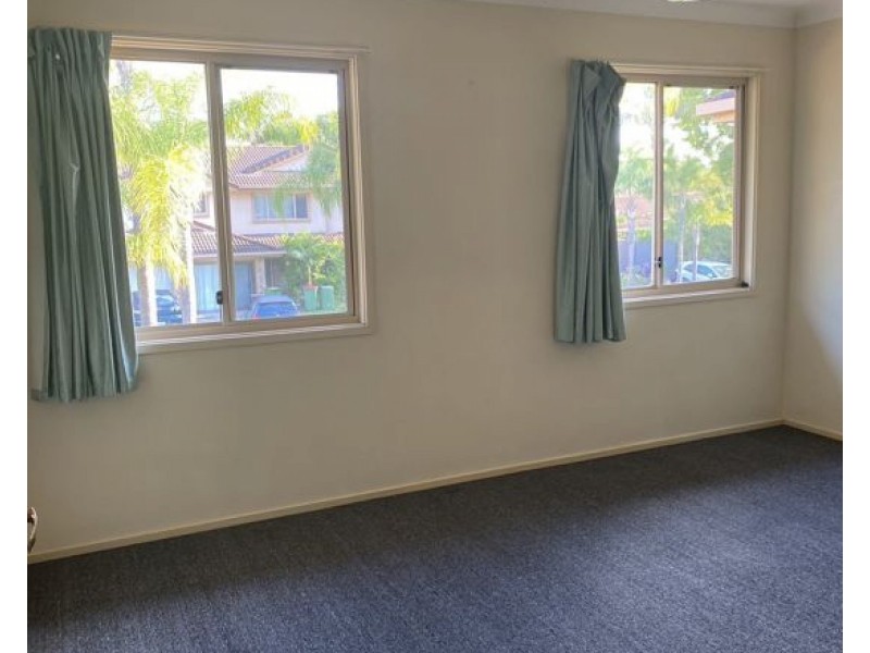 69/21 Usher Avenue, Labrador QLD 4215