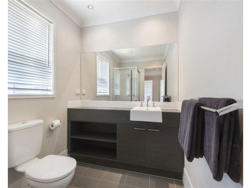 36 Girraween Crescent, Parkinson QLD 4115