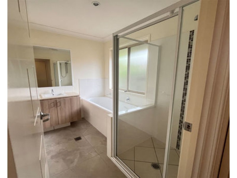 32 HASEMANN CRESCENT, Upper Coomera QLD 4209