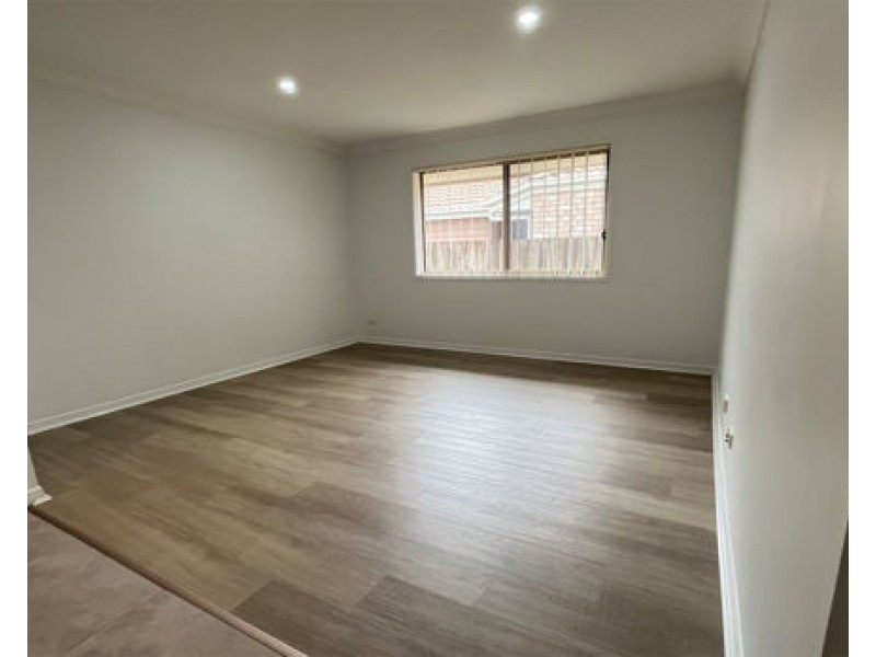 32 HASEMANN CRESCENT, Upper Coomera QLD 4209