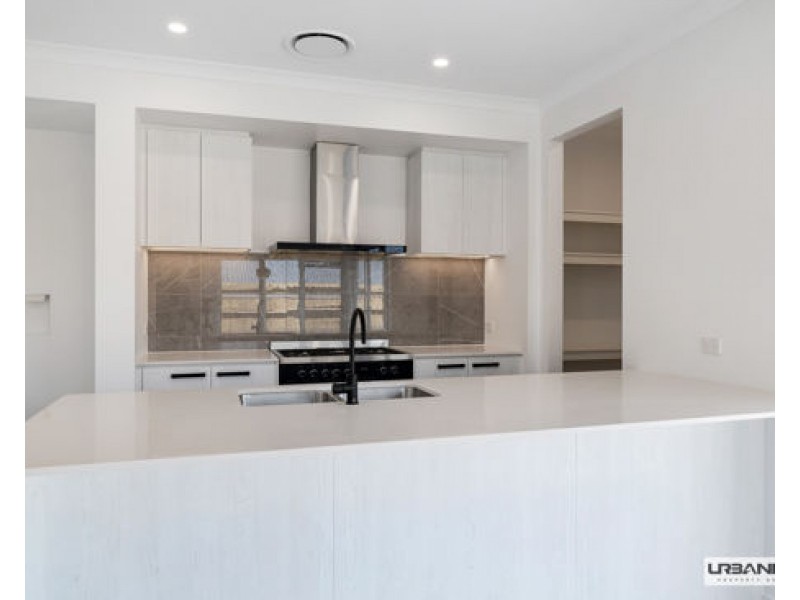 7 illawarra rd,, Greenbank QLD 4124