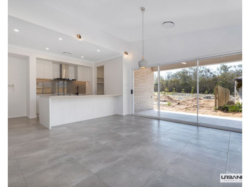 7 illawarra rd,, Greenbank QLD 4124