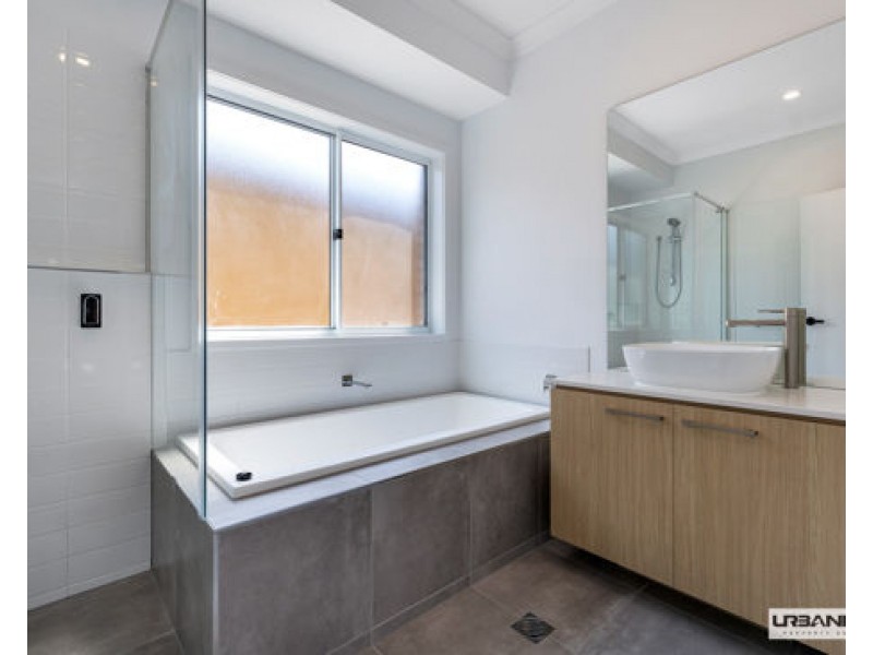 7 illawarra rd,, Greenbank QLD 4124