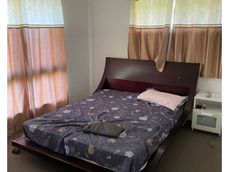 12 KILMARNOCK CLOSE, Highland Park QLD 4211