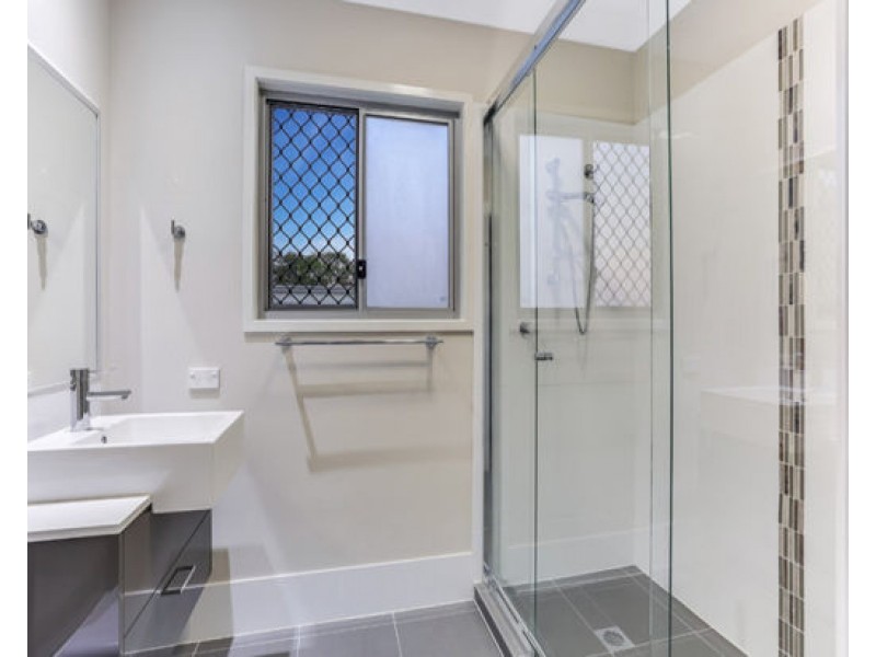 ID: 200101350018/111 Leitchs Road South, Albany Creek QLD 4035