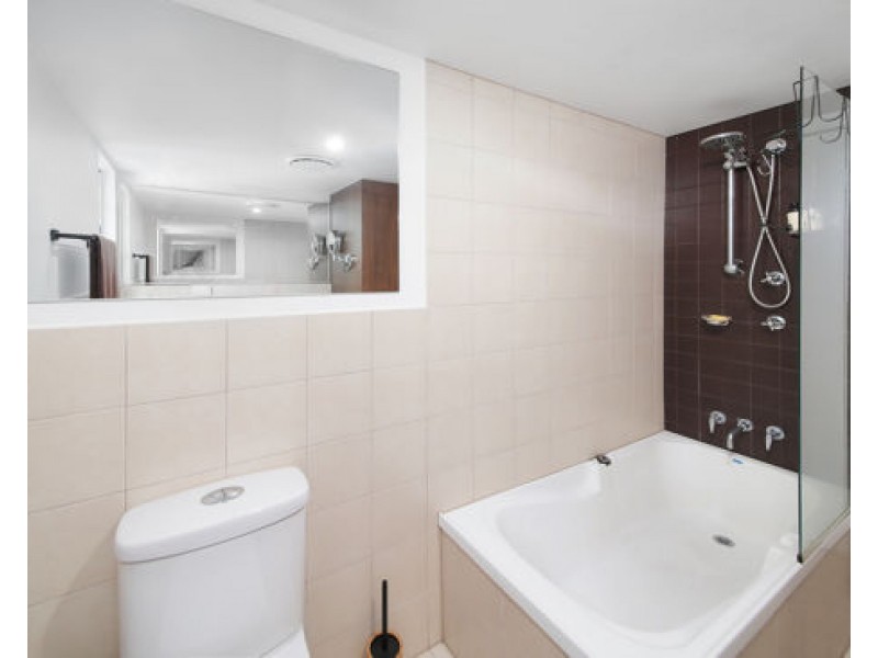 1012 / 33 Clark St, Biggera Waters QLD 4216