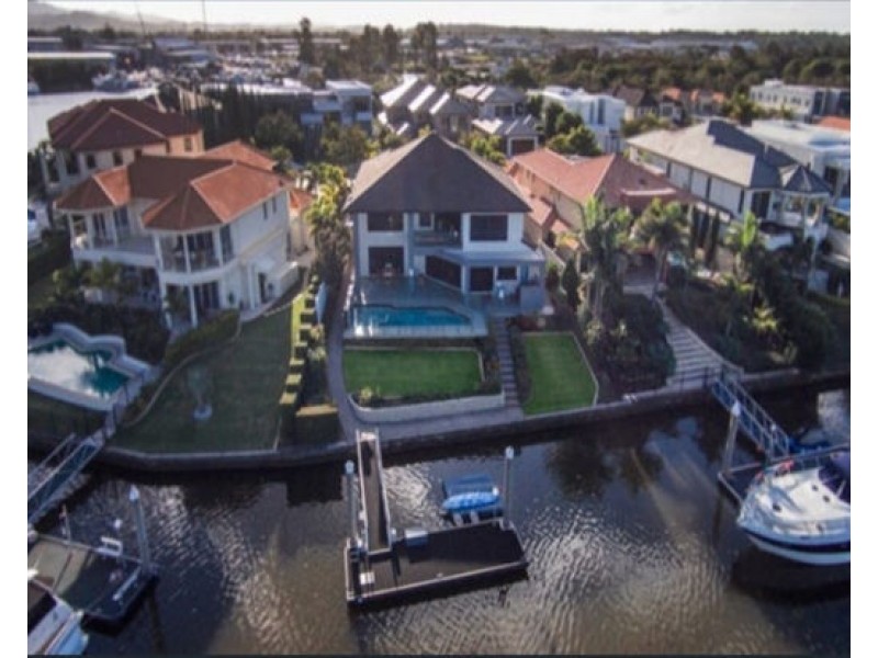 2330 Cressbrook Dr, Hope Island QLD 4212