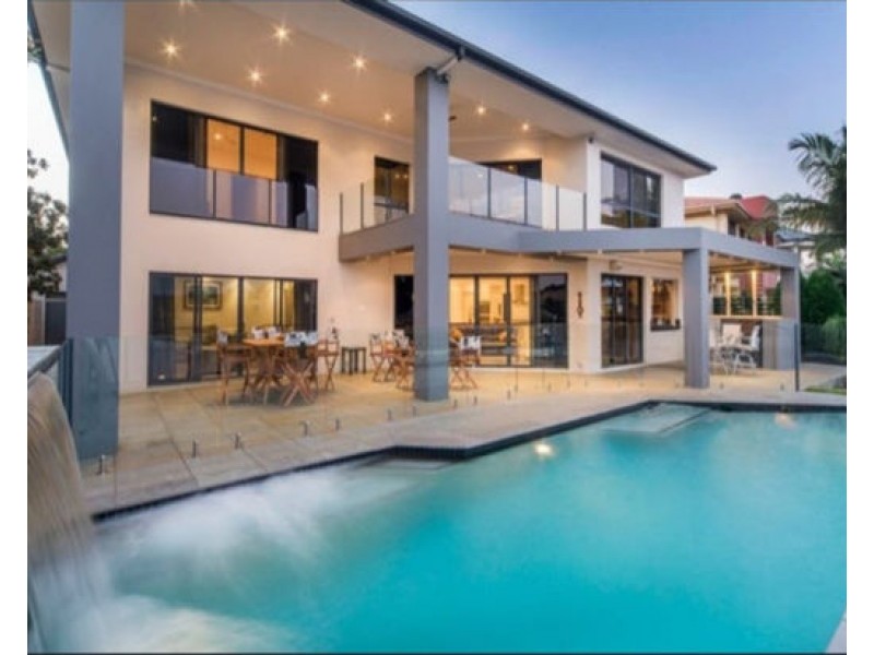 2330 Cressbrook Dr, Hope Island QLD 4212