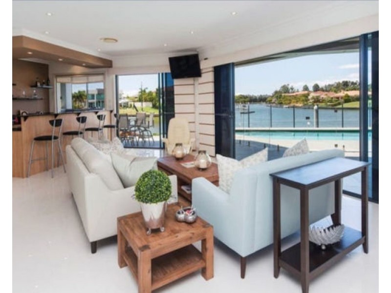 2330 Cressbrook Dr, Hope Island QLD 4212
