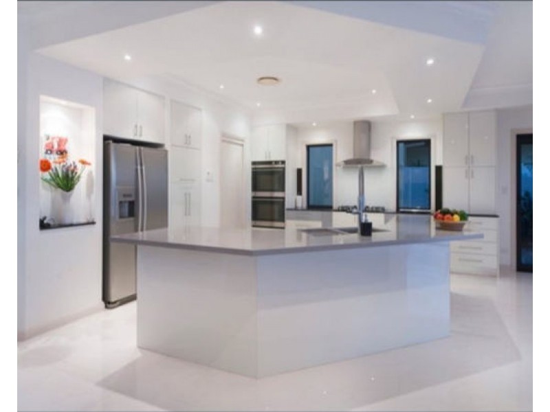 2330 Cressbrook Dr, Hope Island QLD 4212